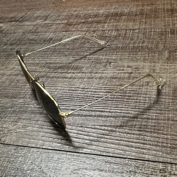 Ray-Ban Jr Gold and Black Aviator Sunglasses with Brown Case - Picture 3 of 13